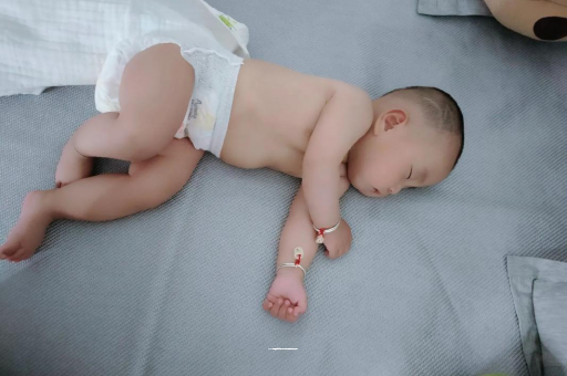 赵县三个月宝宝抬头不稳 赵县三个月宝宝抬头不稳