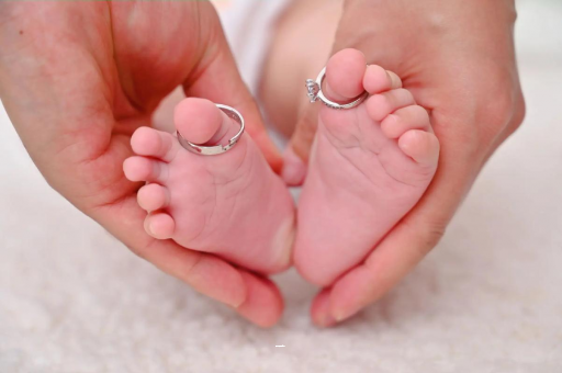 赵县孕妇肚子隐隐作痛